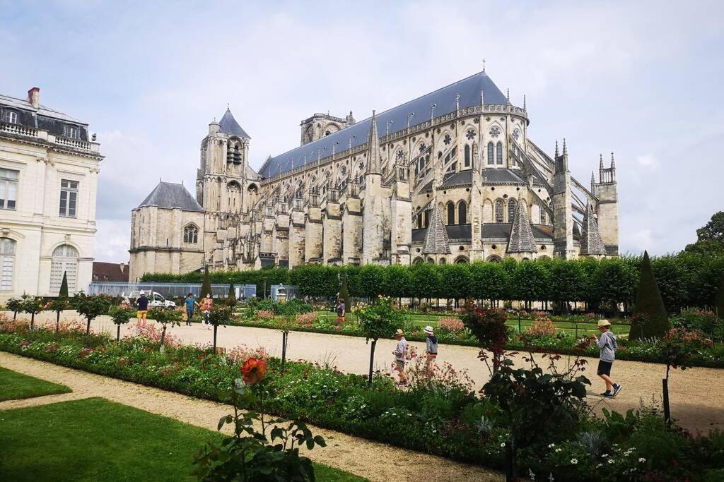 Apartament Aux 3 Maillets Bourges Zewnętrze zdjęcie